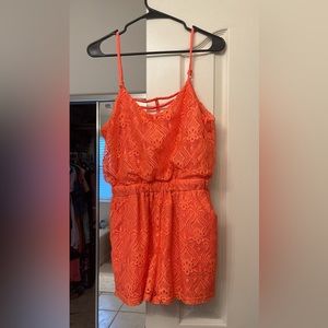 Cute romper with pockets!
